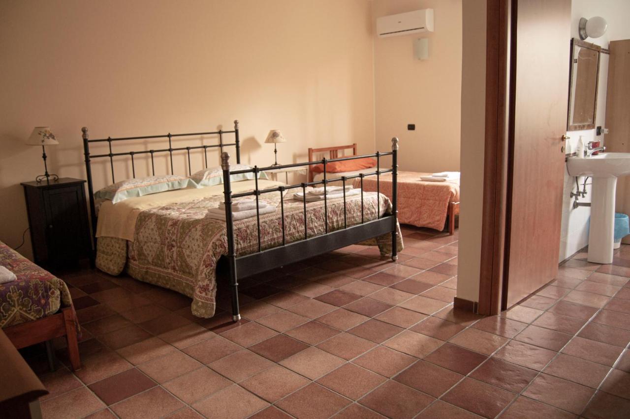 A Nespulara Bed & Breakfast Galati Marina Ngoại thất bức ảnh